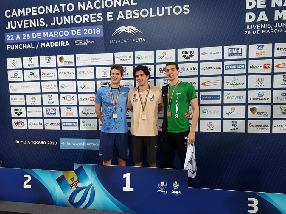 Diogo Lebre 3º lugar Junior 200L.jpg